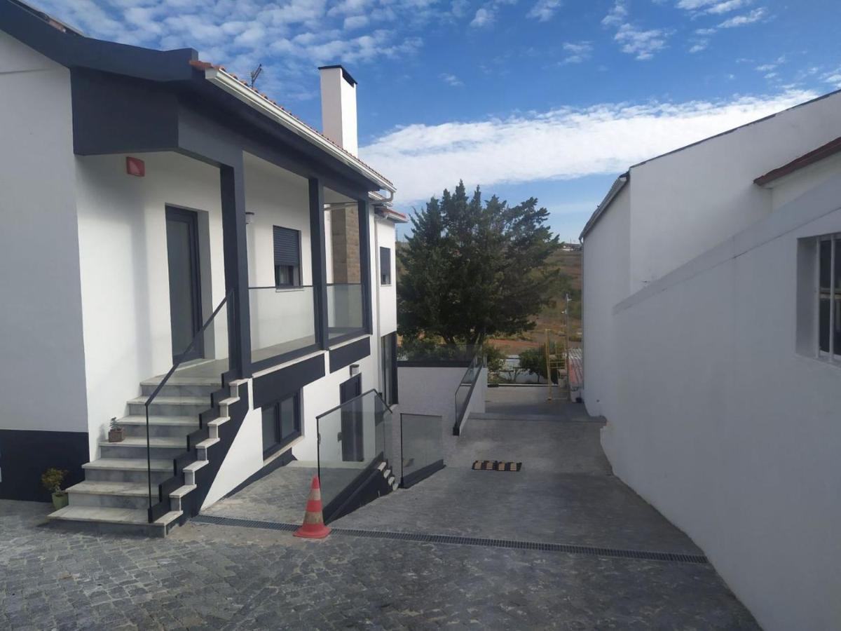 Hall 92 Quartos Com Wc Em Moradia Com Piscina A-Das-Lebres Loures Exteriér fotografie
