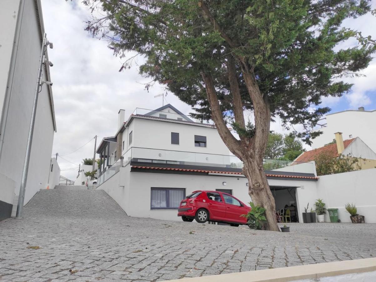 Hall 92 Quartos Com Wc Em Moradia Com Piscina A-Das-Lebres Loures Exteriér fotografie
