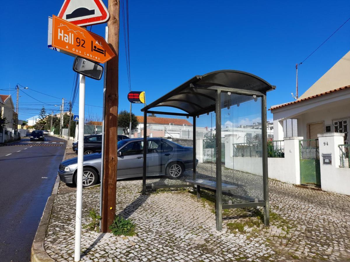 Hall 92 Quartos Com Wc Em Moradia Com Piscina A-Das-Lebres Loures Exteriér fotografie
