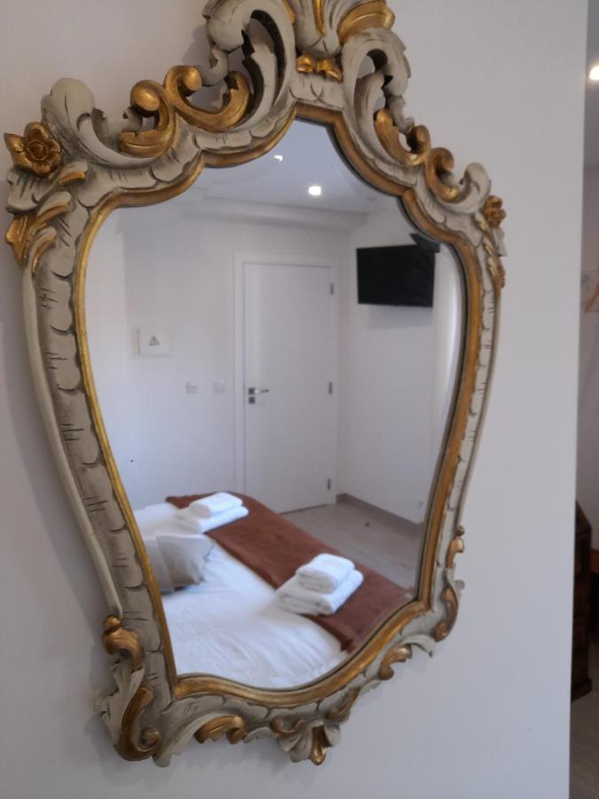 Hall 92 Quartos Com Wc Em Moradia Com Piscina A-Das-Lebres Loures Exteriér fotografie