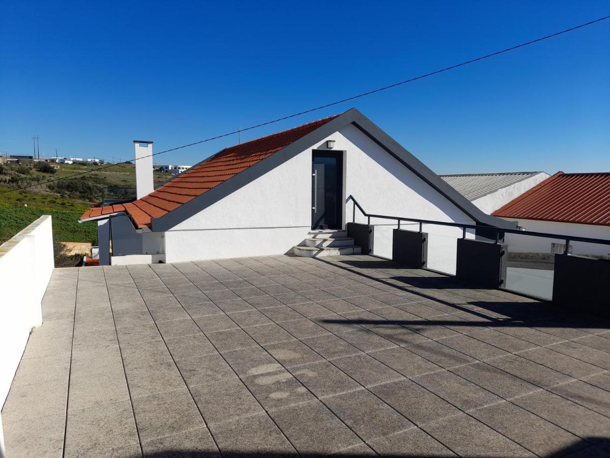 Hall 92 Quartos Com Wc Em Moradia Com Piscina A-Das-Lebres Loures Exteriér fotografie