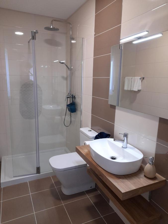 Hall 92 Quartos Com Wc Em Moradia Com Piscina A-Das-Lebres Loures Exteriér fotografie